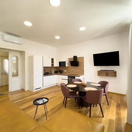 Center Apartment