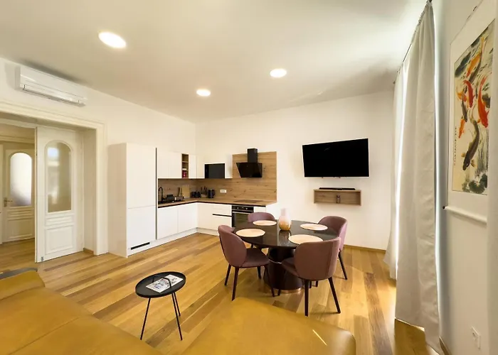 Center Apartment Pula